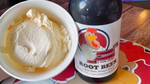 Ice Cream Floats at Rooster's Wings & Brew.