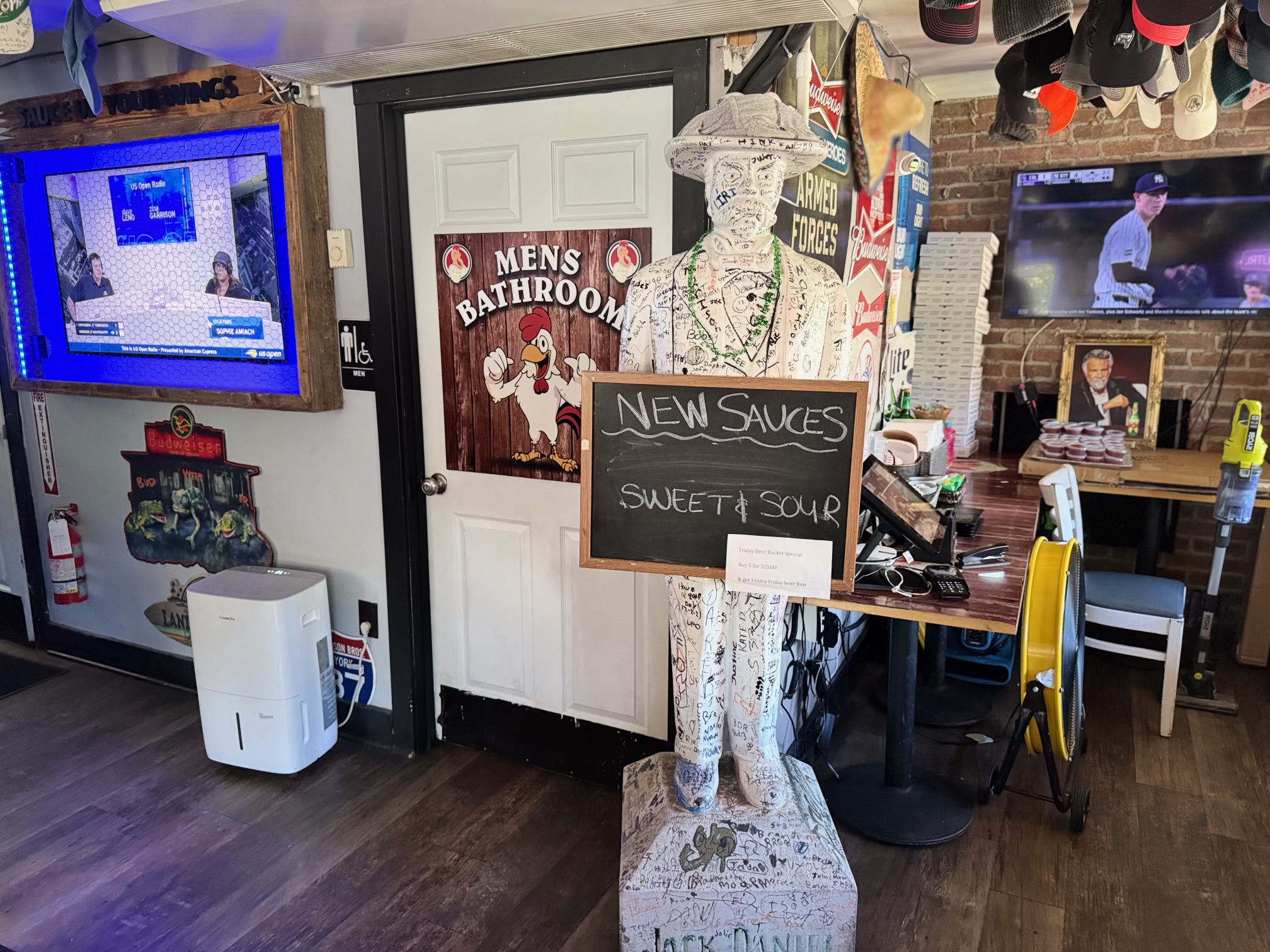 Roosters Wings and Brew